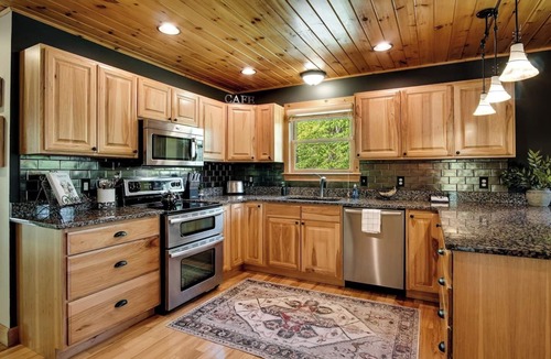 Sylva Apartment | ✨ 25% Off Premium Mountain View Cabin With Hot Tub “⭐ Guest Favorite" rated Top 5% of all Airbnb properties Fire Pit Porch Swing Hammock & Close to WCU (3 Mi), Sylva dining, pubs, shopping, the Blue Ridge Parkway, and many adventures.