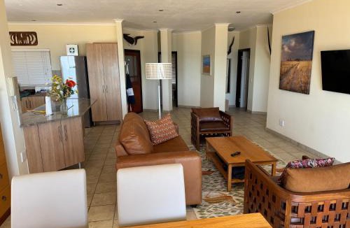 Long Beach Apartment | 25 Sunset View
