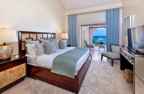 Little Battaleys Condo | 2500 sq. ft. Two-Bedroom Luxury Beachfront Suite on the West Coast