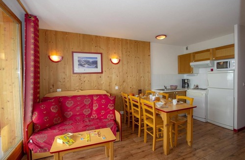 Montgellafrey Apartment | 250m from resort center, swimming pool, sauna, terrace, balcony, parking, tv, 35m²