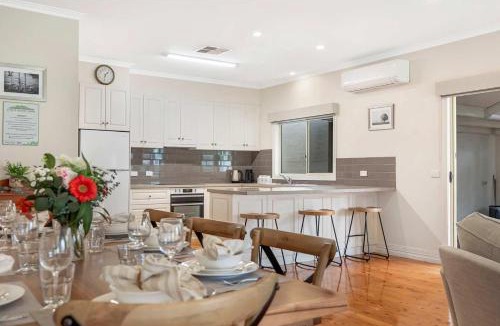 Echuca House | 26 Dickson St - character home in the heart of Echuca