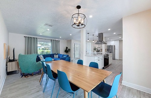 Barrington Hills Cottage | 2631 Cedarglen Drive