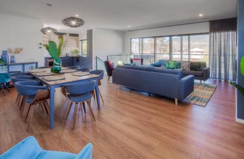 Bright Apartment | 27 On Mountbatten