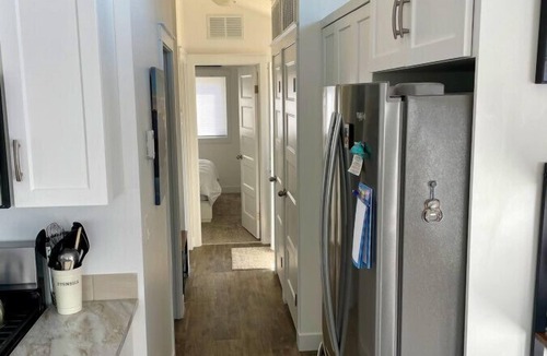 Regional District of Mount Waddington Apartment | 27 - On The Rocks Cottage By The Sea at Alder Bay