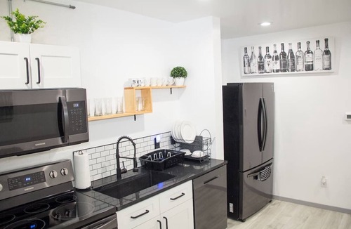 Pittsburgh Apartment | #27 Tiny Apt near PITT uni/CMU/UPMC Presbyterian