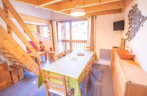 Villarodin-Bourget Apartment | 280m from resort center, 1st floor, balcony, parking, tv, 47m², La Norma
