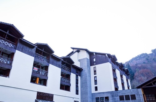 Brides-les-Bains Apartment | 28m² Studio Equipped with Balcony, Wi-Fi & Parking - Pets Welcome
