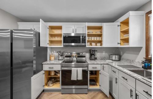 Middletown House | 29 - Modern 5 Bedroom 2 Bath