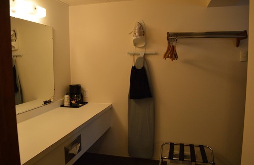 Columbia Falls Hotel | #29- TWO QUEEN BEDS in Charming hotel in C. Falls with WiFi, AC, 20 mi to GNP