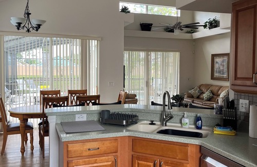Calabay Parc Villa | 2950 Sq Ft Executive Villa ,28ft Pool with Spa, free WiFi 11 Miles to Disney