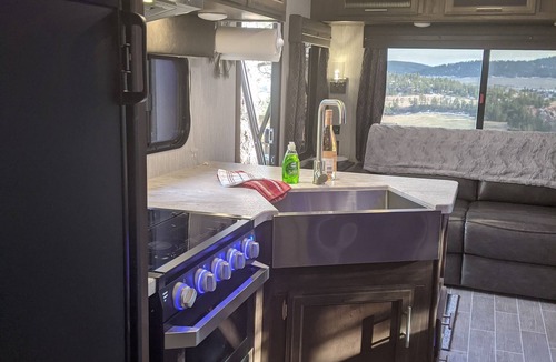 Hot Springs House | 29ft Alpha Wolf RV PLUS Sibley double bell tent COMBO! @EvansCliff, Hot Tub!