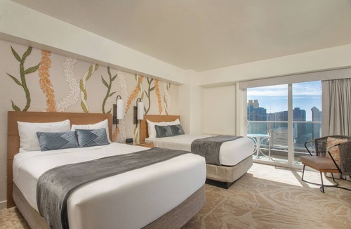 Ala Moana Condo | 29th floor studio with two full size beds
