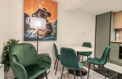 Livesey Apartment | 2A Ruby Street