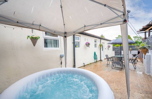 Beeston House | *2AA* Spacious & Innovative Stay