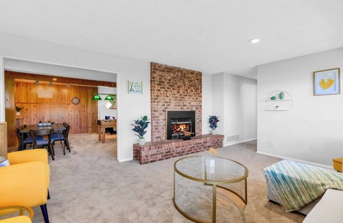 Bryn Mawr-Skyway House | 2b1b Lakeview Lower Unit Close to Sea-Tac Airport