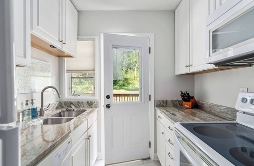 Aiken House | 2B1B Steps from the Golf Course, Historic Downtown