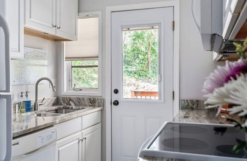Aiken House | 2B1B Steps from the Golf Course, Historic Downtown