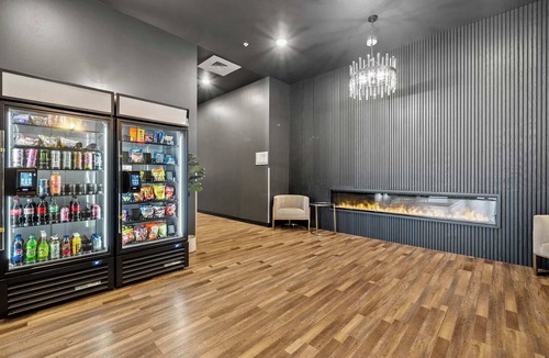 SoNo Apartment | 2B2B with Private Balcony Modern & Stylish