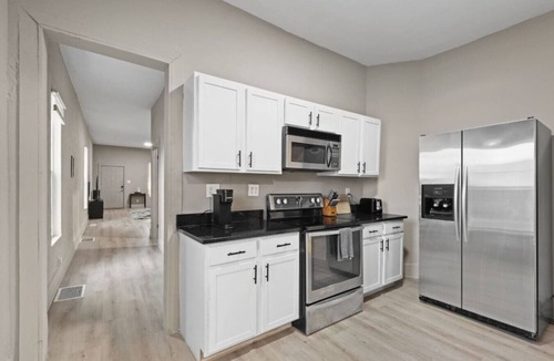 Near Eastside House | 2Bd/1Bth Fenced Backyard! 10 min to Downtown!