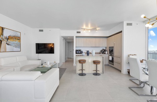 Hollywood South Central Beach Condo | ★ 2BD/2BA BEACHFRONT CONDO AT LYFE RESORT WITH OCEAN-VIEW! 25 min to MAJOR INTERNATIONAL SPORTING EVENT!