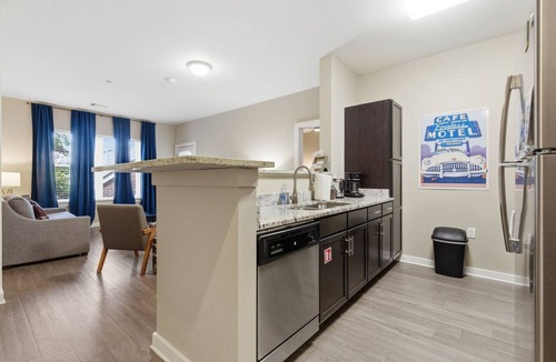 North Capitol Condo | ~2bd 2bth~Sleeps 6~1 mi. to Broadway~ #201