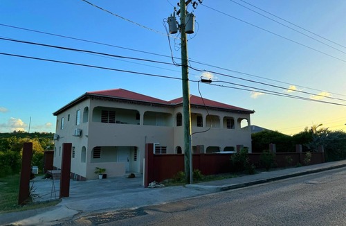 Cedar Grove Apartment | 2Bd Apartment on Main Rd - Ernie’s Place 2N