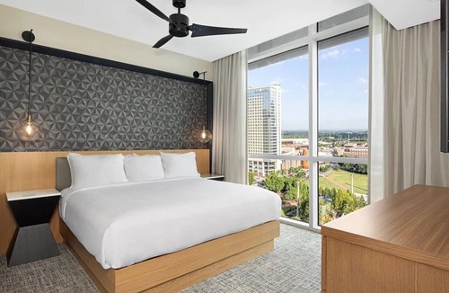 Fairlie-Poplar Historic District Resort | 2BD/Atlanta - Downtown w/Rooftop Pool and Pool Bar!
