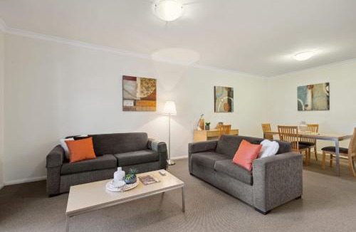 Northbridge Apartment | 2BDR 1BTH 1PRK - Northbridge Magic