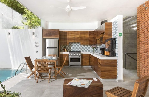San Francisco House | 2BDR 2.5Bath Vacation House w/Private Pool Steps from the Beach