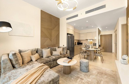 Downtown Dubai Apartment | 2BDR Apt LED side Burj Khalifa Views Opposite Dubai Mall