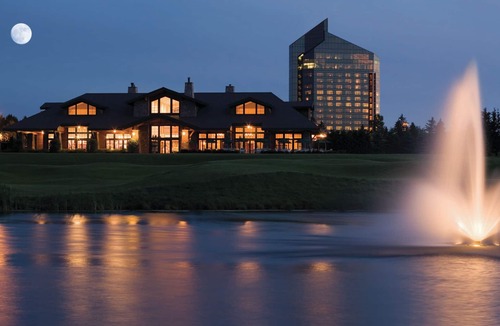 Acme Condo | 2BDR Loft Suite Golf Course Condo 5549