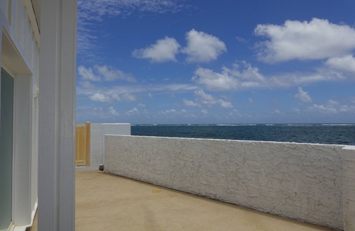Punaluu House | 2Bed Beach Front Home