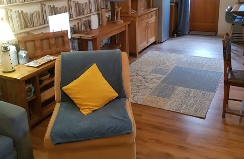 Chateau-Garnier Apartment | 2Bed Gite Sleeps 6 - Pool, Hot Tub, Parking