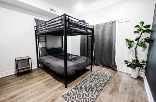 North Philadelphia East Apartment | 2Bed2BathCentralSpaciousWIFITempleSleeps6