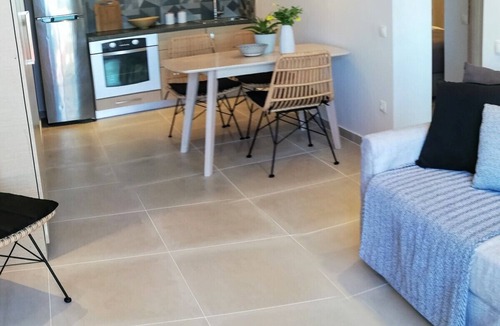 Katsarou Apartment | 2BR,1 BTH SUITE WHITE GEA WITH POOL STUNNING SEA VIEWS