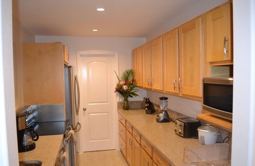 Kihei Apartment | 2BR/1BA BEACHFRONT GREAT LOCATION EXCEPTIONAL REVIEWS