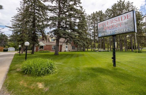 Park Rapids House | 2BR 1BA Cabin #3 Riverside Point Resort