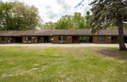Park Rapids House | 2BR 1BA Cabin #3 Riverside Point Resort