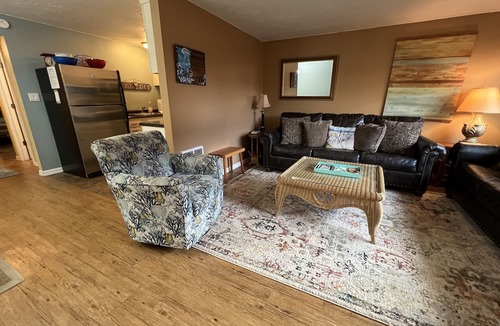 Seaside House | 2BR/1Bath Charming Home Perfect for Small Families Close to Beach/Down Town
