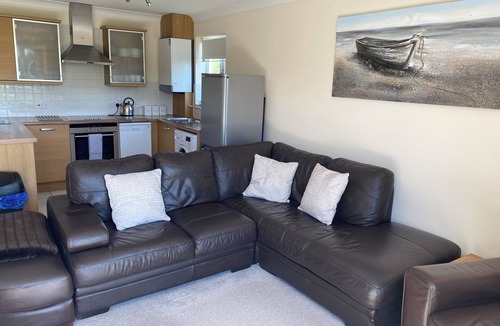 St Neots Apartment | 2BR &2 Bath Riverside Penthouse 2 Parking View Near St Neots