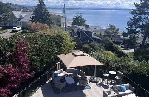 White Rock Condo | 2BR 2-Bath Suite Ocean View Deck Walk to Beach