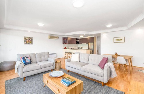 Griffith Apartment | 2BR/2BA Apt w/Dedicated Workspace & Free parking!