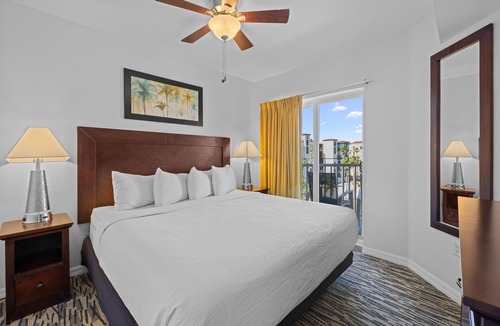 Treasure Island Condo | 2BR/2BA Beach Condo: Couples' Retreat