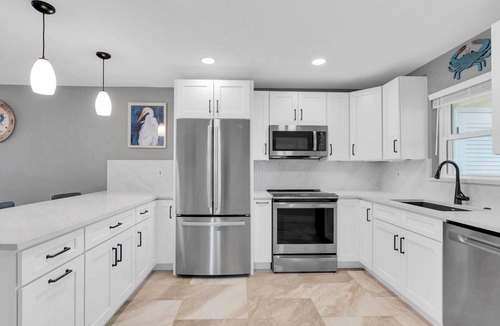 Pass-a-Grille Condo | 2BR/2BA Condo in Historic Pass A Grille