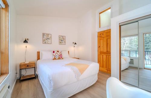 Harvie Heights Apartment | 2BR 2BA Newly Renovated Harvie Heights Townhouse retreat