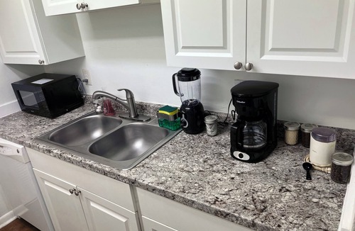 Gainesville Apartment | 2BR/2BH Delightful Budget-Friendly Apt in Gnsville
