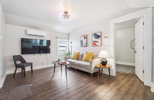 Midwest City House | 2BR 5 mins Rose State, 8 mins Tinker #L2