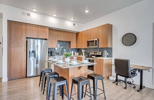 Clearfield Apartment | 2BR Apartment with Pool and Fitness Center Hill AFB and Local Dining