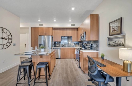 Clearfield Apartment | 2BR Apartment with Pool, Hot Tub and Fitness Center Near Davis Conference Center