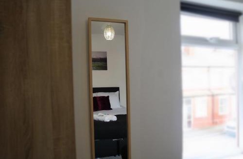 Warrington House | 2BR Apt By Eason Stays Short Lets Warrington